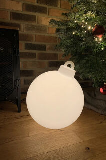 8 Seasons Design Dekoleuchte Shining Christmas Ball LED RGB weiß