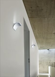 geschwungene LED Wandleuchte Adeo weiß