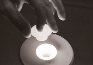 Sigor Nuflair goldfarben Akku-Tischleuchte mit Vaseneinsatz