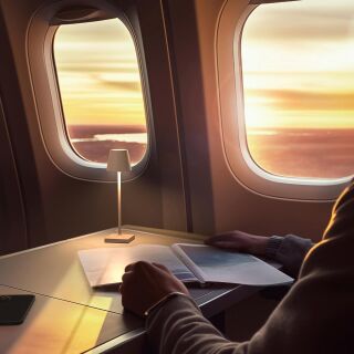 Sigor Nuindie pocket 21 USB-C dünenbeige rund Akku-Tischleuchte LED